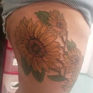 Finish up on Sunflower thigh piece!!