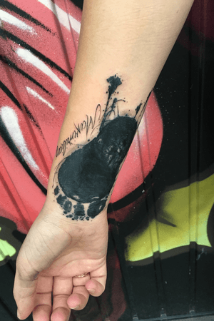 black trash coverup, freestyle footprint for her son 