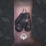 If you even dream of beating me you'd better wake up and apologize. /Muhammad Ali/ . Boxing gloves tattoo... 🥊 🥊 . . . https://www.instagram.com/etgar_oak/ Powered by @truelovebutter Done using @fkirons Spektra Xion @kwadron cartridge needles @lithuanian_irons Venom PS2 @pantheraink xxx black, gray wash set and @ralfnonnweilerta2 gray tones "blanding and finish" @eternalink perfect black @starbritecolors brite white . . . #boxingglovestattoo #artmtattoos #tattooistartmag #tattooartists #tattooartistmagazine #realismtattoo #realismtattooartist #inkig #realisticink #blackandgrayrealism #realismtattoos #blackandgraytattos #inksav #realismtattooartist #surrealism #tattoorealism #photorealism #realismartist #realismotattoo #graywashtattoo #ilovetattoo #inkaddicted #inklovers #tattooaddicts #igtattoo #inkstyle #inklifestile #EtgarOak 