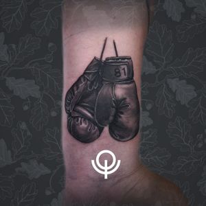 If you even dream of beating me you'd better wake up and apologize./Muhammad Ali/.Boxing gloves tattoo... 🥊 🥊... https://www.instagram.com/etgar_oak/Powered by @truelovebutter Done using @fkirons Spektra Xion@kwadron cartridge needles @lithuanian_irons Venom PS2@pantheraink xxx black, gray wash set and@ralfnonnweilerta2 gray tones "blanding and finish"@eternalink perfect black@starbritecolors brite white...#boxingglovestattoo #artmtattoos #tattooistartmag #tattooartists#tattooartistmagazine #realismtattoo #realismtattooartist #inkig #realisticink #blackandgrayrealism #realismtattoos #blackandgraytattos #inksav #realismtattooartist#surrealism #tattoorealism #photorealism #realismartist #realismotattoo #graywashtattoo #ilovetattoo #inkaddicted #inklovers #tattooaddicts #igtattoo #inkstyle #inklifestile #EtgarOak 