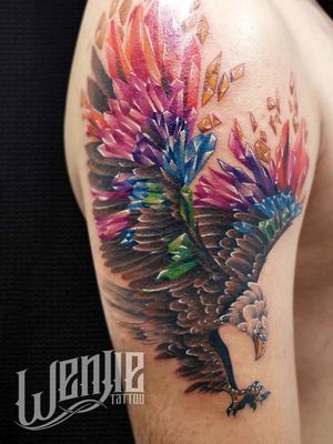 "Águila"....#hawk #sketch #tattoo #envigadotattoo #line #shade #cristal #colors #manycolors