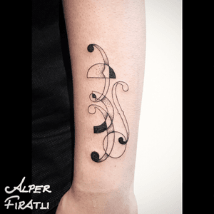 Evolution of sound 🎻 ...#stringinstrument #string #instruments #minimal #tattoo #tattooartist #tattooidea #art #tattooart #tattoooftheday #ink #inked #customtattoo #customdesign #tattooist #dotwork #tattooisartmag #tattoo_artwork #linework #surreal #surrealism #chello #violin #cubism #abstracttattoo #abstractart #blacktattoo #strings #surrealart