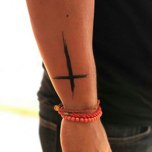 #crosstattoo #symboltattoo #tattoostudio 