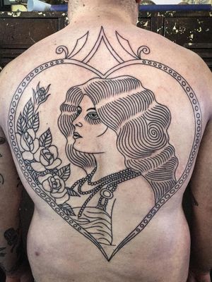 Traditional lady head tattoo by Daniel Kurc #DanielKurc #heart #flowers #roses #pearls #love #backtattoo #back #traditionalladyhead #traditional #oldschool #ladyhead #lady #portrait #pinup