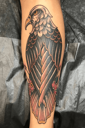 Eagle. Drawn on to fit #freehand #nostencil #traditional #traditionaltattoo #eagle #eagletattoo #boldwillhold #americana 