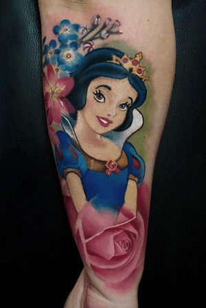 Snow White with some added realistic flowers as a little twist.  