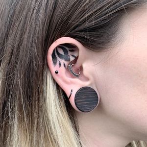 Ear tattoo by Tamara Lee #TamaraLee #blackwork #dotwork #pattern #ear #tribal #neotribal #floral #ornamental  #tattoodo #tattoodoapp #tattoodoappartists #besttattoos #awesometattoos #cooltattoos