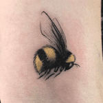 Buzzzzzzzzzzz, little bee 🐝 