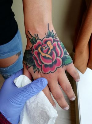 Sweet rose handjob 🌹