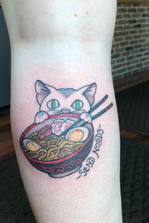 Instagram: corinne.clapper #ramen #ramentattoo #foodtattoo #colortattoo #eternalink #cat #cattattoo #funny 