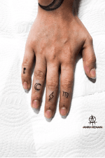 Fingers tattoo - feita por @ankhrenan