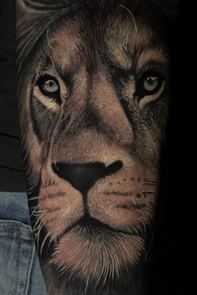 lion head tattoos on the back