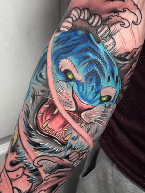 WIP @bharpertattoo added some colour to this tiger piece.