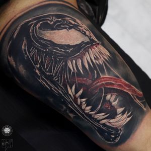 Venom #venom #marvel #marvelcomics #tattoo #ink #inked #tattooist #tattooartist #art #photo #color #contrast #face #dark #realism #rafalbaj #blackandgray #graywash #forearmtattoo #armtattoo#poland #katowice #dabrowagornicza #rockandrolltattoo