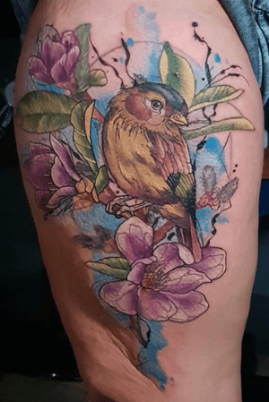 Neo traditional bird pearched on some pretty flowers by @sarah_anne_moore