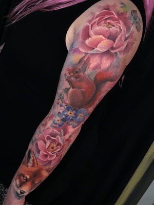 Beautiful realism sleeve, love the colours in this 😍