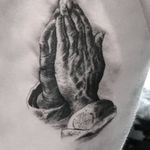 Instagram: @rusty_hst Durer praying hands #prayinghands #religiouspiece #durer #art #blackandgrey #realism #realistictattoo #hands #praying #religious #religioustattoo