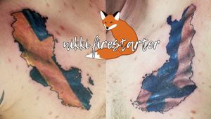Sweden and Finland with respective flag action. Both were really irritated afterward, so there's a lot of redness! 😅 They are on both sides of the chest, near the collar bone. nikkifirestarter.com #sweden #finland #flag #flagtattoo #swedish #finnish #realism #linework #colorink #colortattoo #tattoo #bodyart #bodymod #ink #art #nonbinaryartist #nonbinarytattooist #mnartist #mntattoo #visualart #tattooart #tattoodesign 