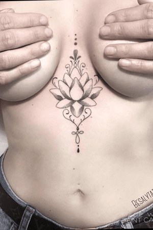 underboob lotus