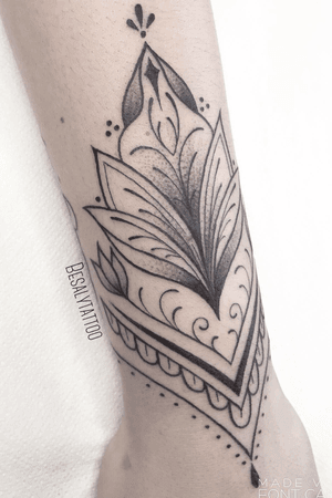 Tattoo by left hand tattoo