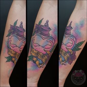 Thank you so much @doranocnamoraa 💖 I'm totally enjoyed doing this one! PLEASE MORE STUFF LIKE THIS 🥰 #tattoo #tatouage #tattooidone #tattooidea #poison #poisontattoo #poisonbottle #color #colortattoo #fullcolortattoo #harrypottertattoo #lowerarm #lowerarmtattoo #girlswithtattoos #octopustattoostudio #octopustattoostudiozagreb #zagrebtattoo #zagreb #bo_mademoiselle #bo_mademoiselle_tattooing 