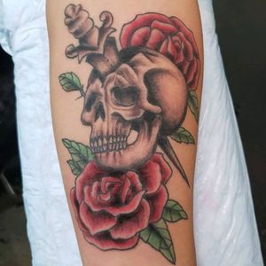 Skull / roses 
