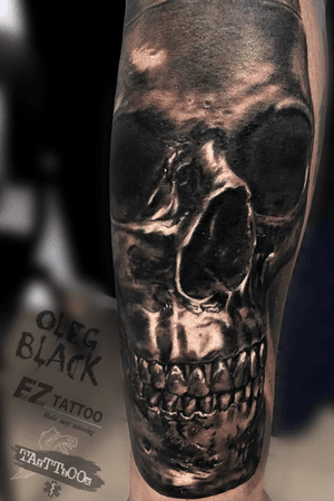 Tattoo artist Oleg Black