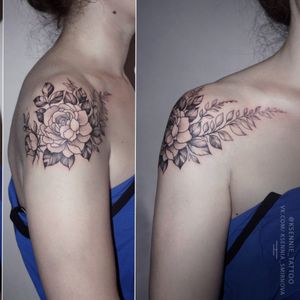 #tattoo #peonytattoo #flowertattoo #floraltattoo #graphictattoo #dotwork #whipshading #geometrictattoo #tinytattoo #ksennie_tattoo 