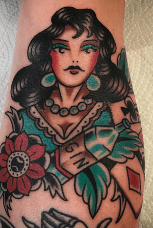 Freehand lady! #tattoo #gin #arm #oldschool #traditional 