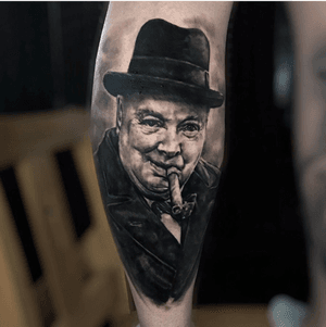 “If you’re going through hell, keep going.” Amazing portrait of Winston Churchill tattooed by Sim - @sim_tattoos! 🎩