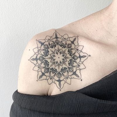 Mandala 3hrs work - . #perutattoo #limatattoo #miraflores #camilomarin #customtattoo #proffesional #artist #tattoo #tattoos #ink #inked #love #instagood #tattooed #tattooart #art #instagram #fashion #photography #tattoostyle #me #tattooing #tattooartist #tattoogirl #tattooer #tattoolife #blackwork #tat #ootd #tatts #tattoomodel #tattooist