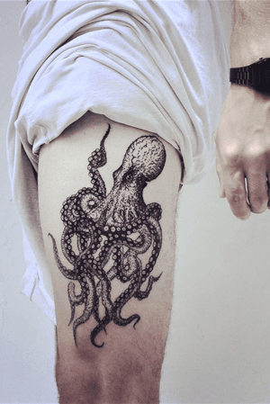 Black linework Octopus