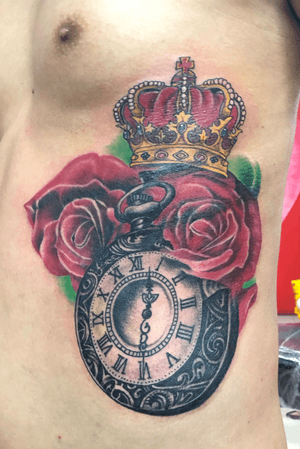 Time tattoo #pattayatattoo #inkpattaya #thailandtattoo #inkblesstattoo #roses #rosetattoo 