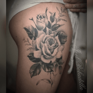 Roses on thigh