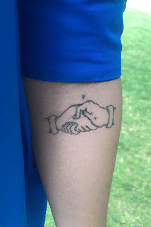 Shaking hands by Jake Kent, aka BumSnogger at Chaos Magic Space #stickandpoke #shakinghands #Black 