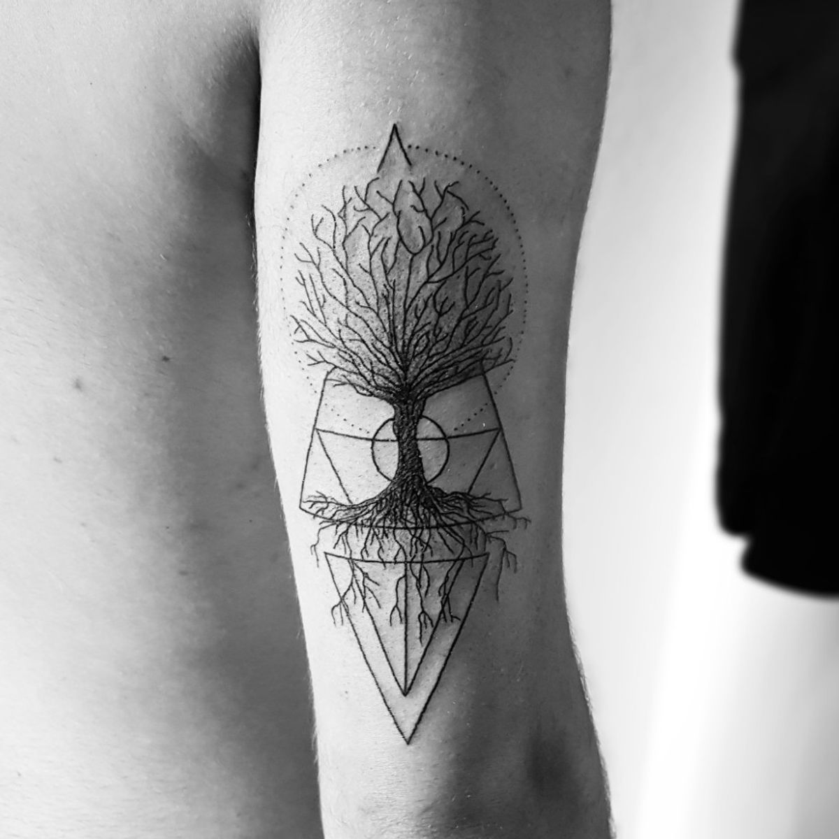 Tattoo uploaded by MoTattoo • Geometric Tree • 1052069 • Tattoodo