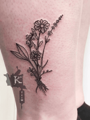 By Kirstie Trew • KTREW Tattoo • Birmingham, UK 🇬🇧 #flowertattoo #lineworktattoo #linework #sprigs #blackwork #flower #fineline 
