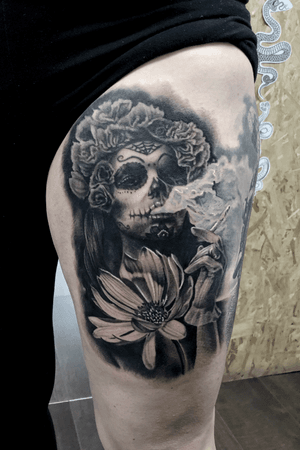Day of the dead on the thigh