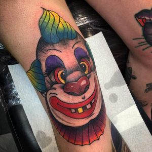 #Traditional #Clown #Knee #NeoTraditional 