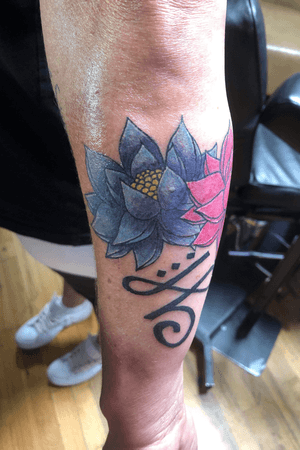 Lotus flower and faith symbol from a few weeks ago #lotus #symbol #faith #flower #color