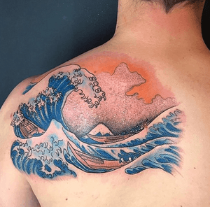 I sea what you did there! 🌊 Vlad - @vlad_scandal sailed his way into our souls with this stunning take on the Hokusai wave. Don’t sink ship! Float into our emails with your ideas! 🌕🌫