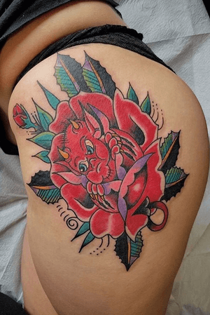 I won this traditional style rose with a devil’s face in the middle on an instagram contast for free. Did NOT heal well and desperately needs a touch up... unfortunately the artist who did this tattoo is a sexual preditor and supports his rapist friend in his shop.. so i refuse to continue being his client. 
