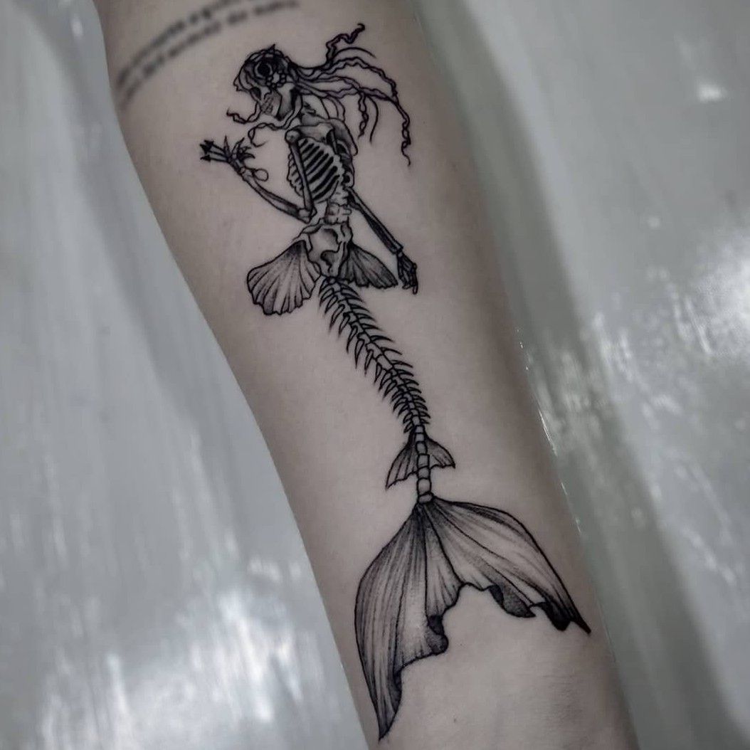 Minimalist Family Outline Tattoo Ideas, image size:1054x1054