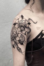 Snake with peonies. Thanks Natalie 🖤