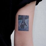 Magritte tattoo by Eunyu #Eunyu #famouspaintingtattoo #famouspaintings #painting #fineart #art #tattooidea #magritte #surrealism #hand #Moon #night #surreal #strange