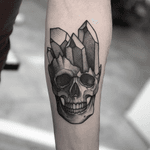 Blackwork dotwork skull tattoo