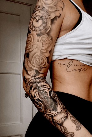 Love this sleeve🖤 #tattoosleeve #sleeve #roses #rosetattoo #tiger #tigertattoo #clock #clocktattoo #time #timetattoo #tigersleeve #rosesleeve #romanclock #romantattoo #romanclocksleeve #blackandwhitesleeve #angelwings #angelwingstattoo 