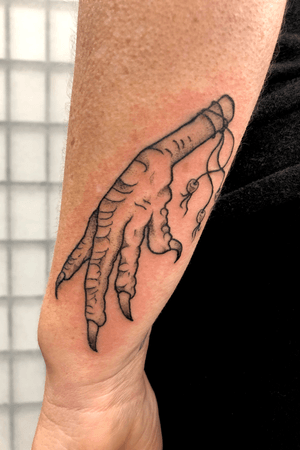 Chicken foot from my flash done on an old coworker friend 😊 to see more of my available flash check put my insta @inkyminaj #flash #chickenfoot #chickenleg #voodoo #blackwork #blackworker #ladytattooer #queertattooer 