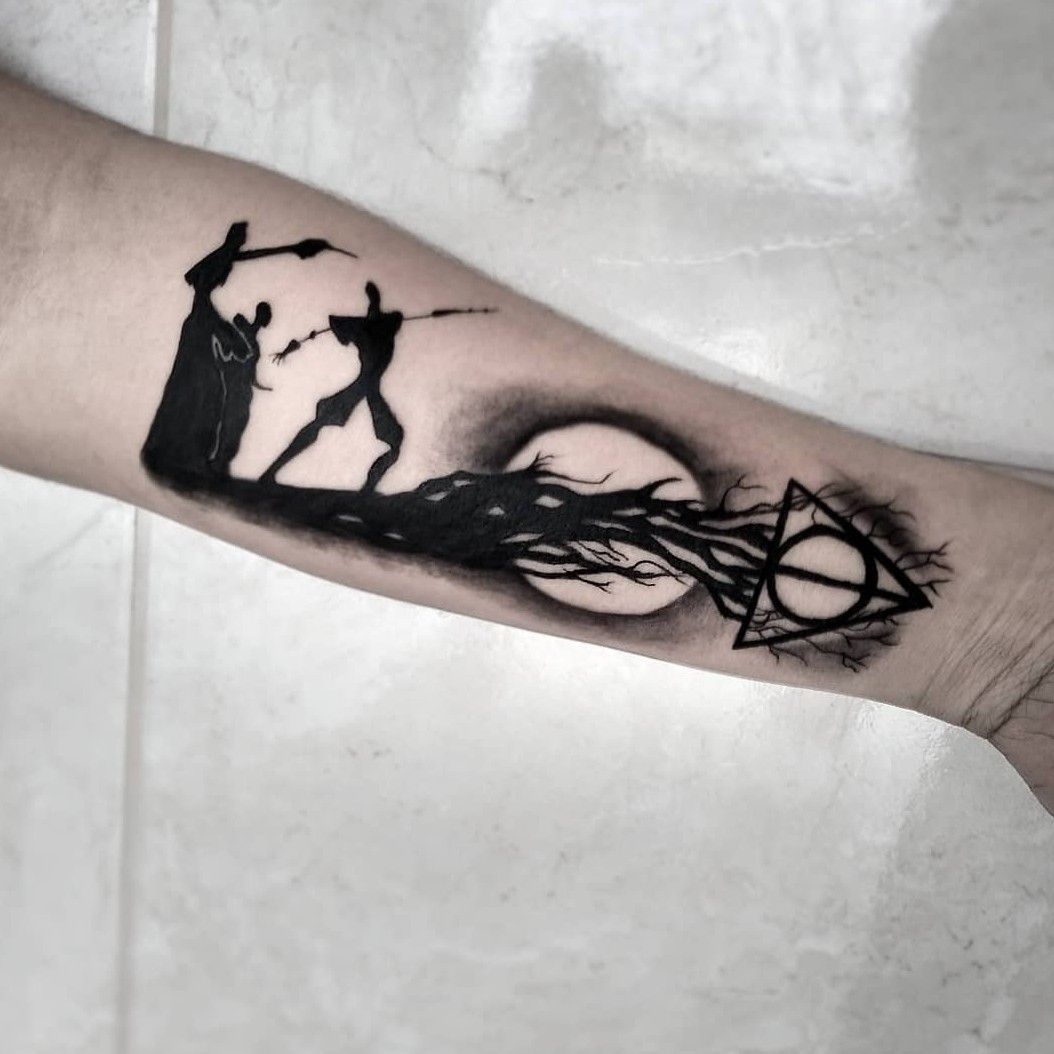 Bringing you some bad-ass blackworks this Wednesday morning. What wonders  we got for you - artists are - @sharnia.tattoos @paul_ginge_tattoos  @hayliefarrelltattoos x2 #blackwork #tattoo #inks #inkcare #inkalltheway  #yayo #yayofam #yayofamilia ..., image size:1054x1054