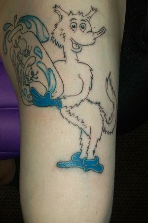 got the gloves and sox coloured in first sitting. #thightattoo #cartoontattoo #firstsitting #fox #foxinsox #foxinsocks #drsuess #doctorsuess #outlineonly 